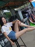 Have you ever seen the feet of a greenbelt salesgirl? Pan pan(40)